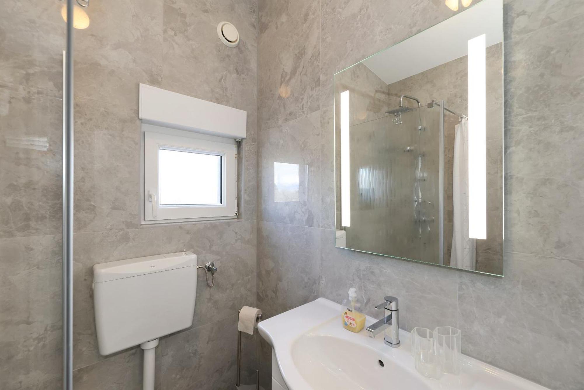 Apartments Rosini, 300M From The Beach With Shared Tavern And Bikes, 宁 外观 照片