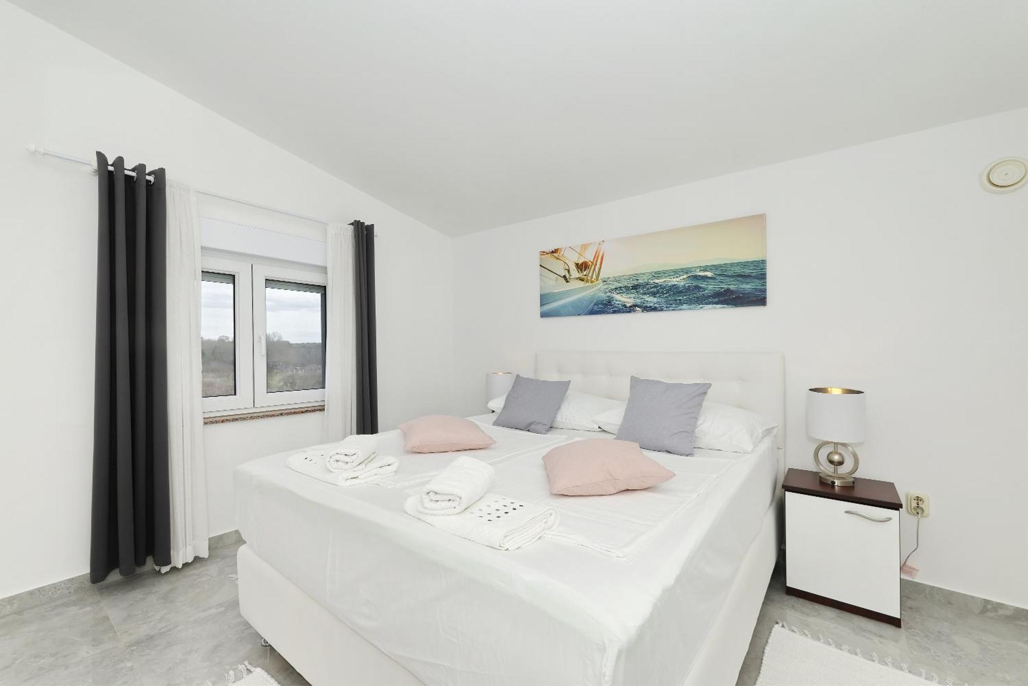 Apartments Rosini, 300M From The Beach With Shared Tavern And Bikes, 宁 外观 照片