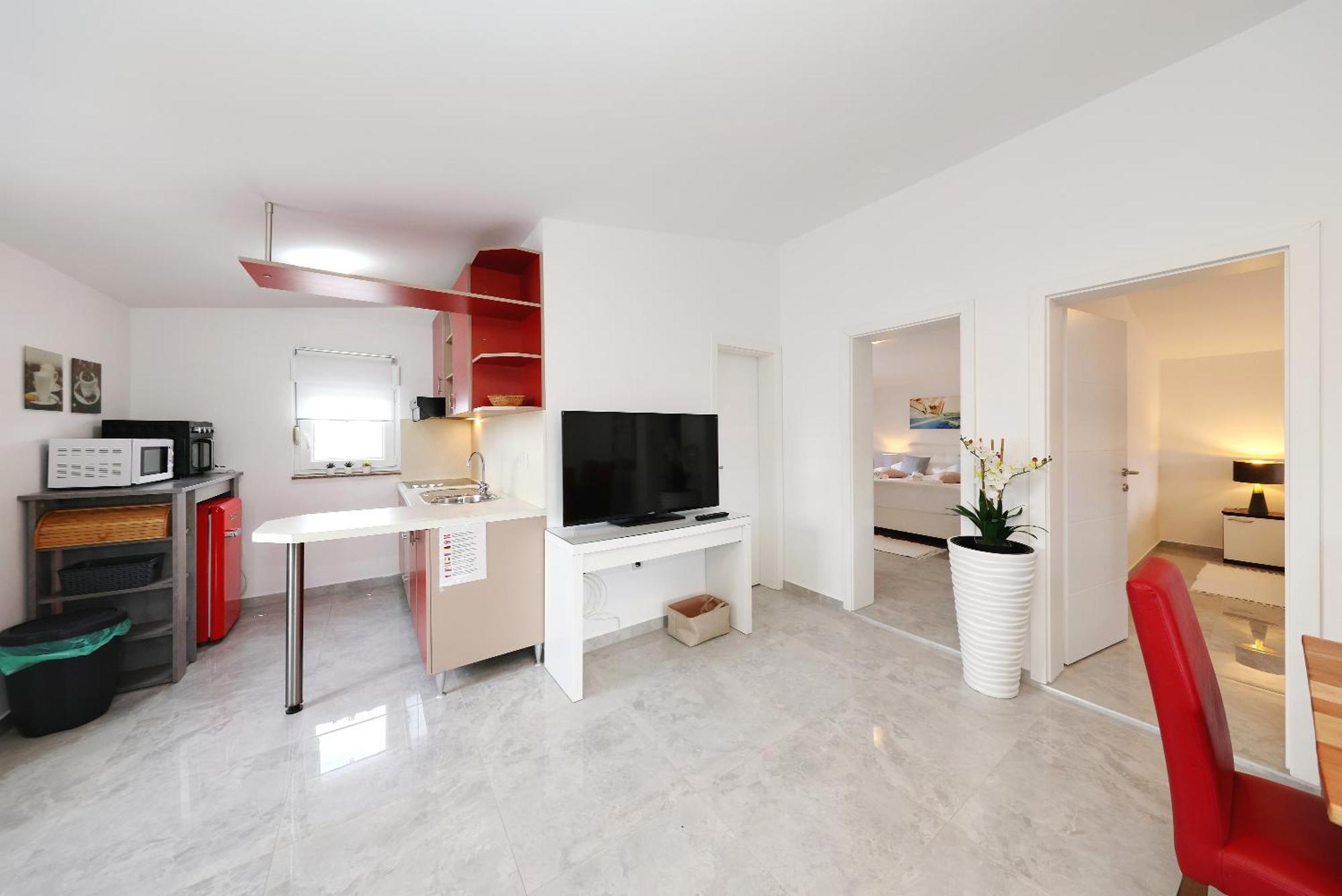 Apartments Rosini, 300M From The Beach With Shared Tavern And Bikes, 宁 外观 照片