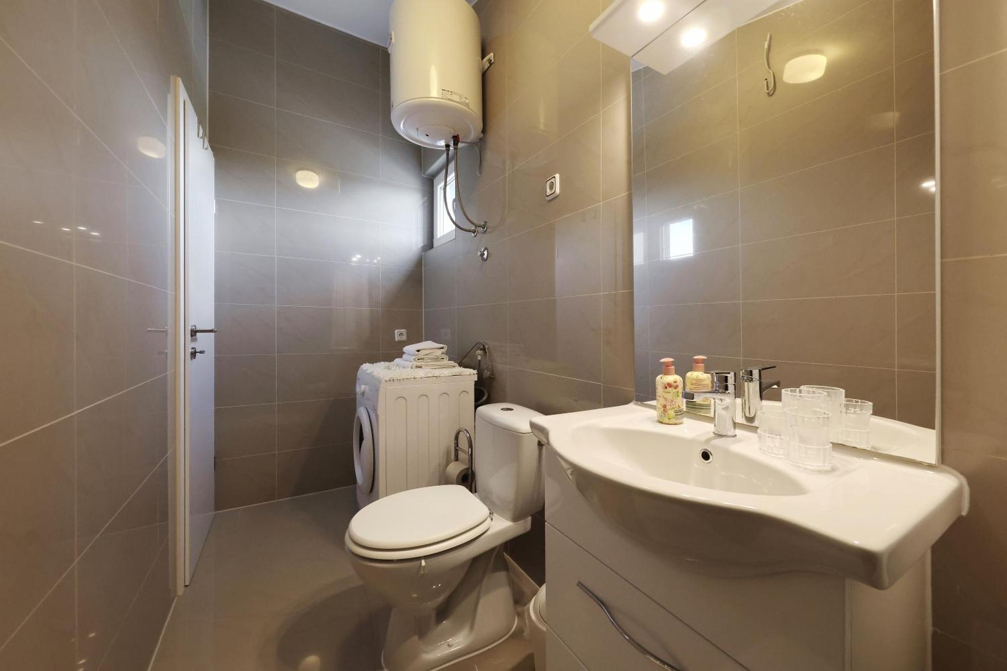 Apartments Rosini, 300M From The Beach With Shared Tavern And Bikes, 宁 外观 照片